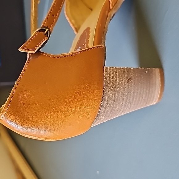 Bruno Melli women's shoes wrap strap. Brown size 39 (8.5.). - Picture 3 of 7